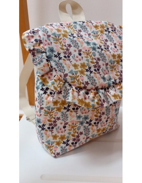Mochila con volante