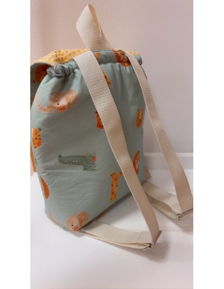 Mochila con volante